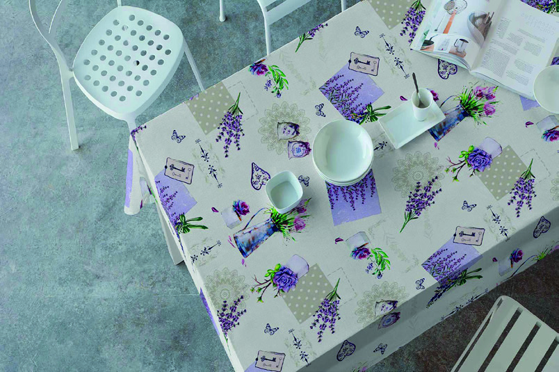 Mantel con ramilletes de lavanda
